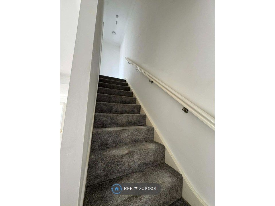 Additional image 8 of 1 bed semi-detached house to rentPlayer Street, Ryde PO33