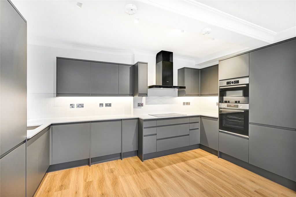 Property photo 2 of 12 Kitchen