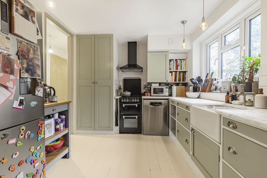 Property photo 2 of 11 Photo 1