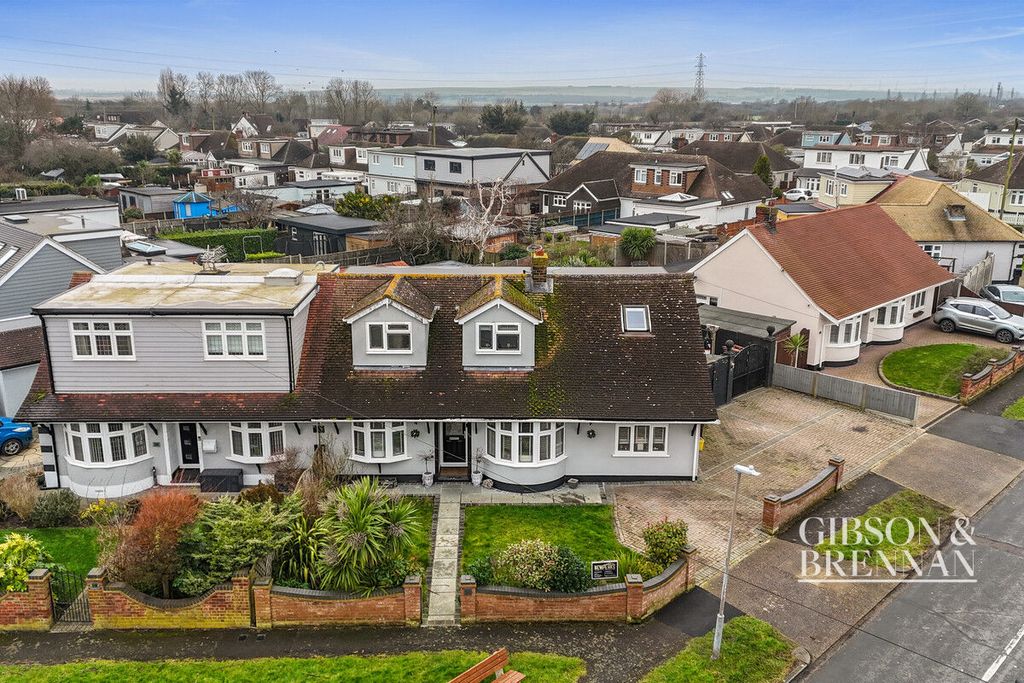 Property photo 1 of 33