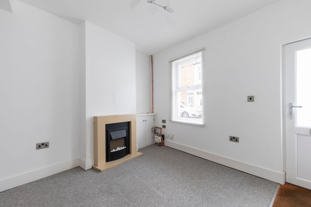 Property photo 2 of 11 21 Bloomsbury Street-04
