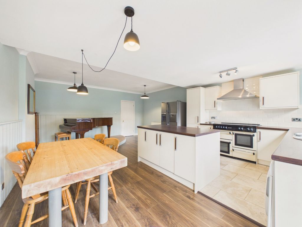 Property photo 3 of 22 5201456