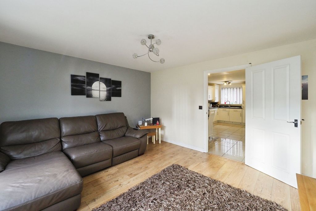 Property photo 3 of 15 Living Room