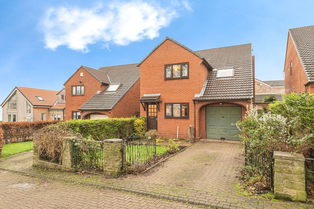 Property photo 1 of 18