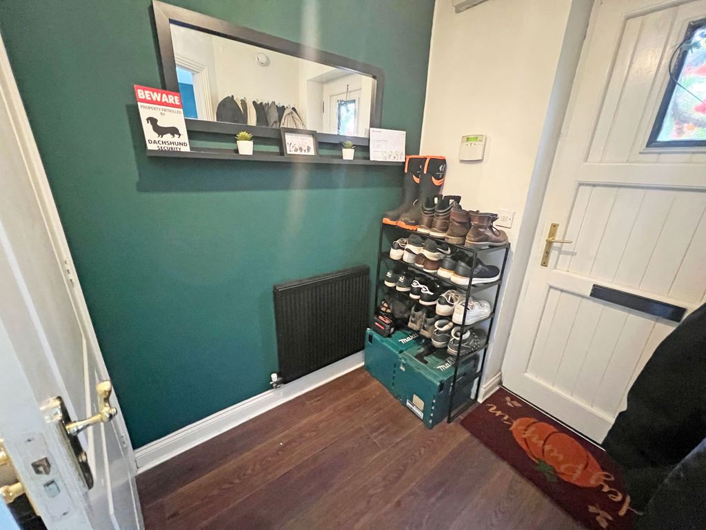 Property photo 2 of 25