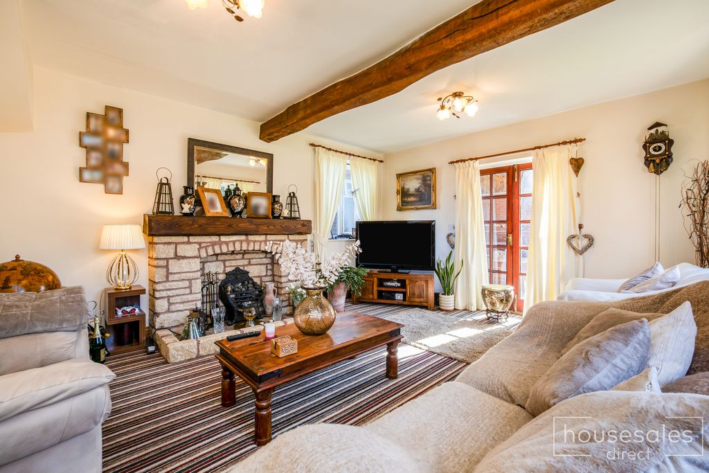 Property photo 2 of 21