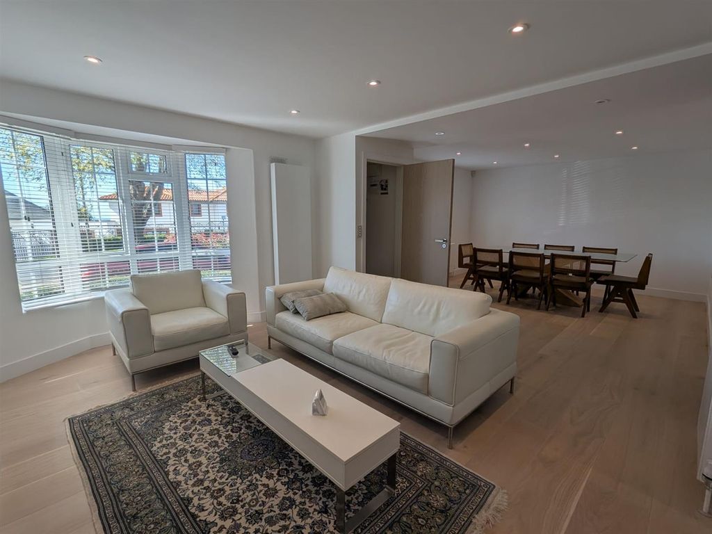 Property photo 2 of 16 Whatsapp Image 2026-04-08 At 12.46.01 (4).Jpeg