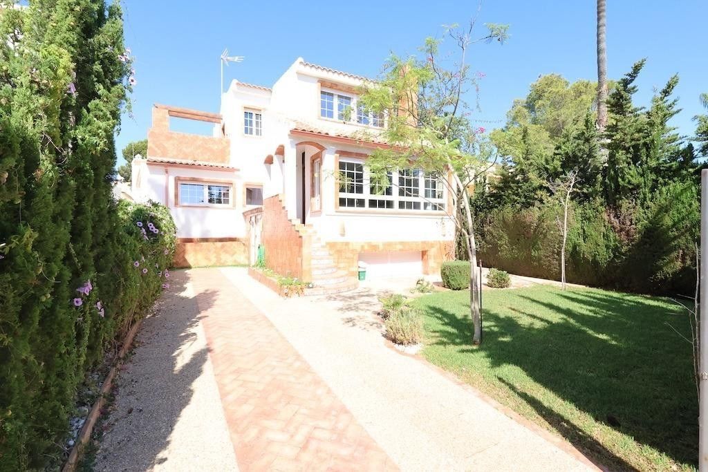 Property photo 1 of 40