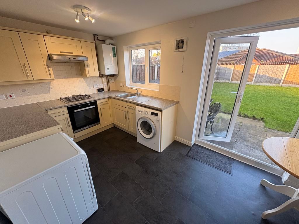 Property photo 3 of 15 Kitchen