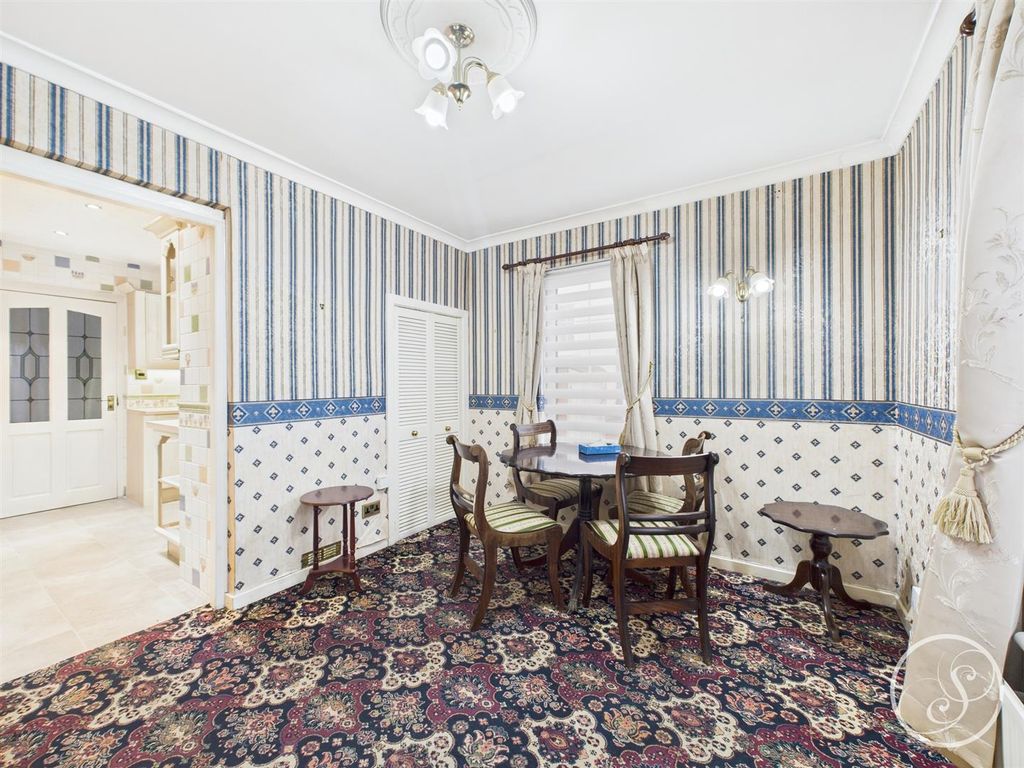 Property photo 2 of 15 Dining Room