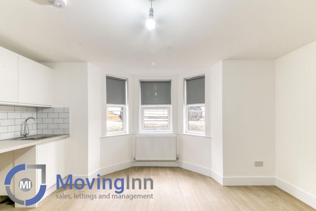 Property photo 3 of 6 Living Room