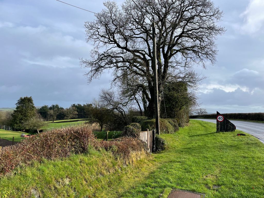 Property photo 2 of 3 Plot Frontage