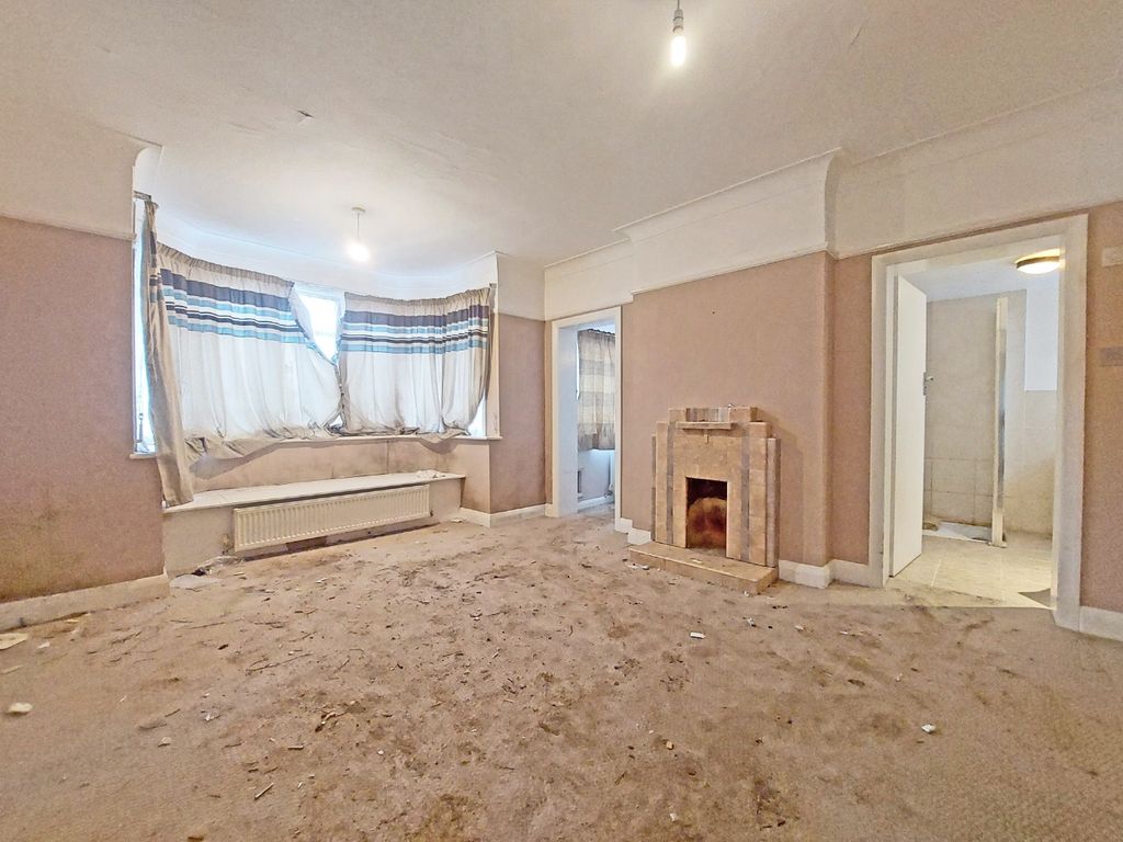 Property photo 2 of 12 4851674