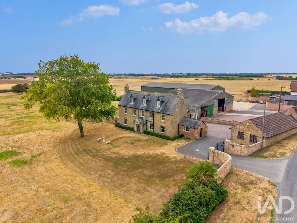 Property photo 1 of 50