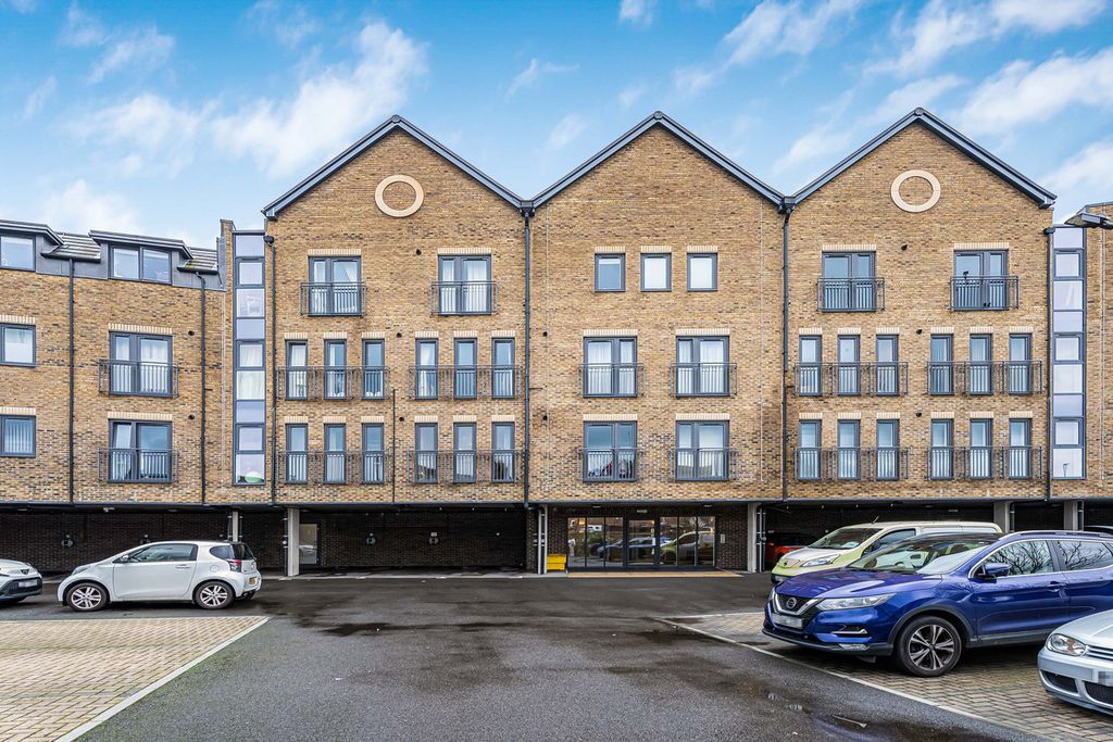 Property photo 1 of 9