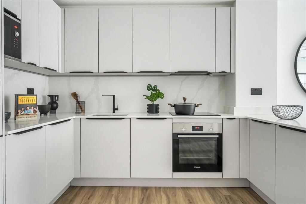 Property photo 2 of 5 Kitchen