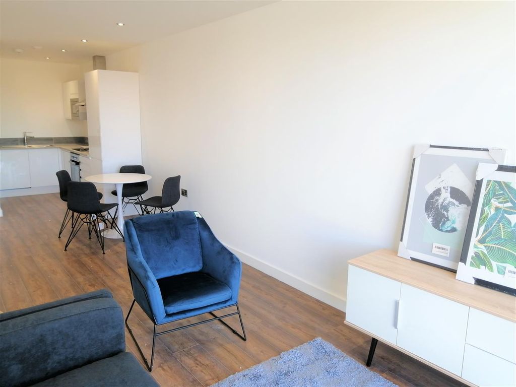 Property photo 3 of 21