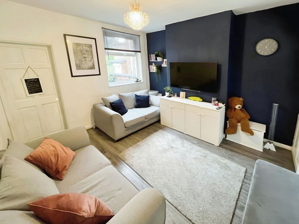 Property photo 2 of 11 Lounge