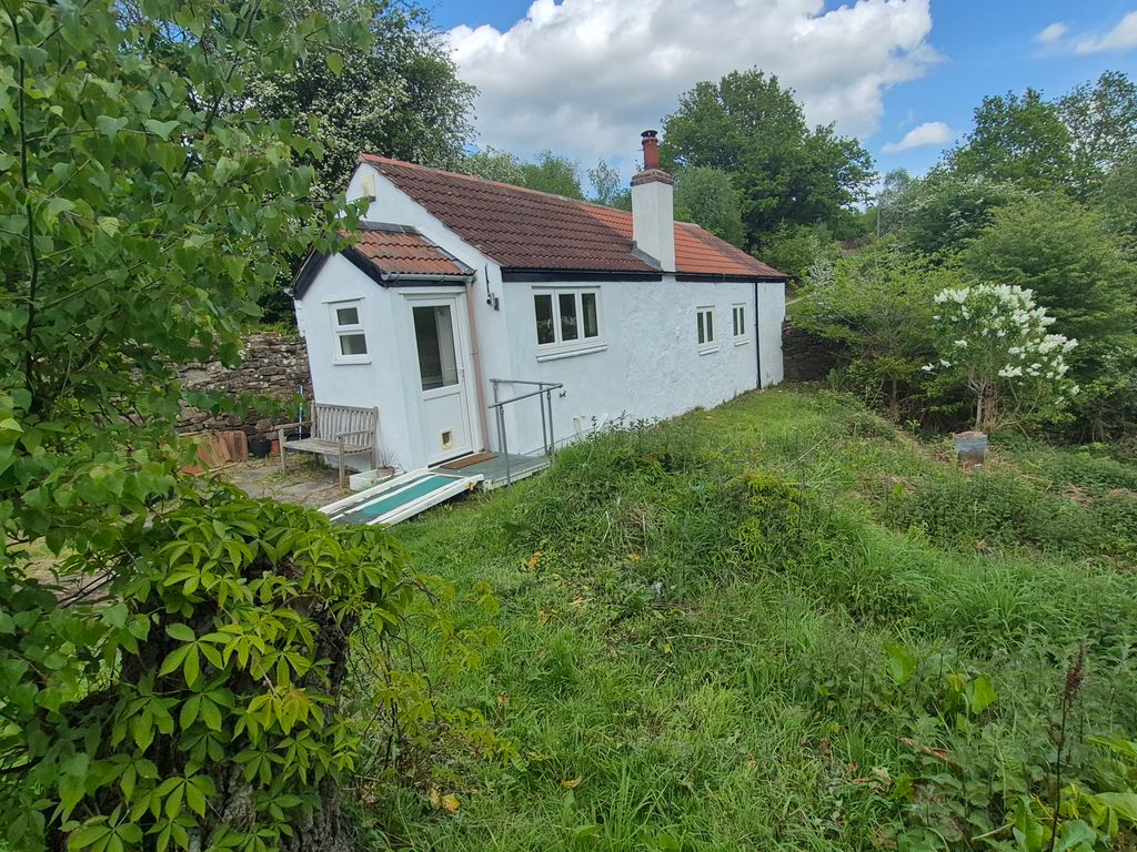 Property photo 1 of 10 Bungalow &amp; Garden