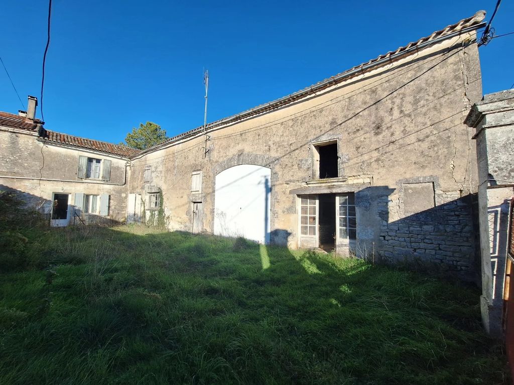 Property photo 1 of 11 Old Logis For Renovation Brie 16590