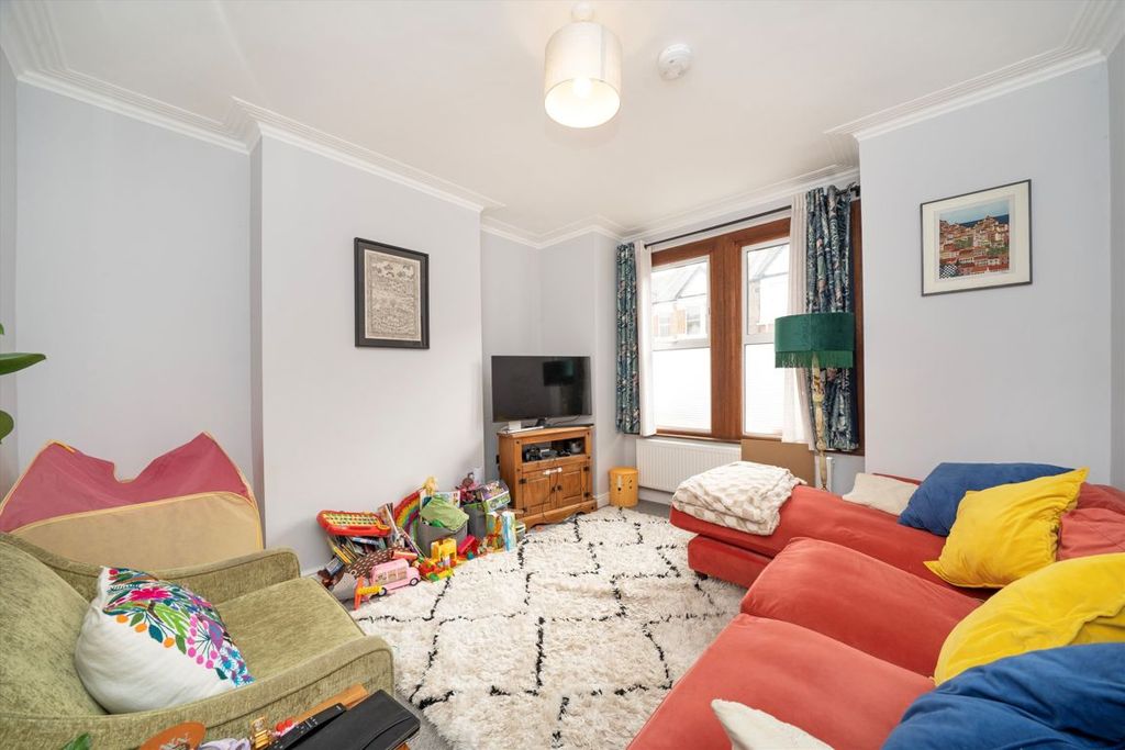 Property photo 2 of 7