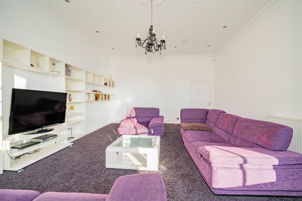 Property photo 2 of 17 11 Mcvicars Lane Dundee-16.Jpg