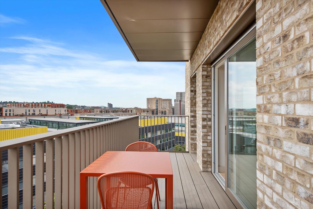 Property photo 2 of 12 Image