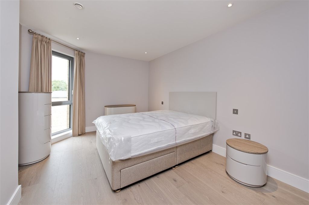 Property photo 3 of 7 Bedroom One