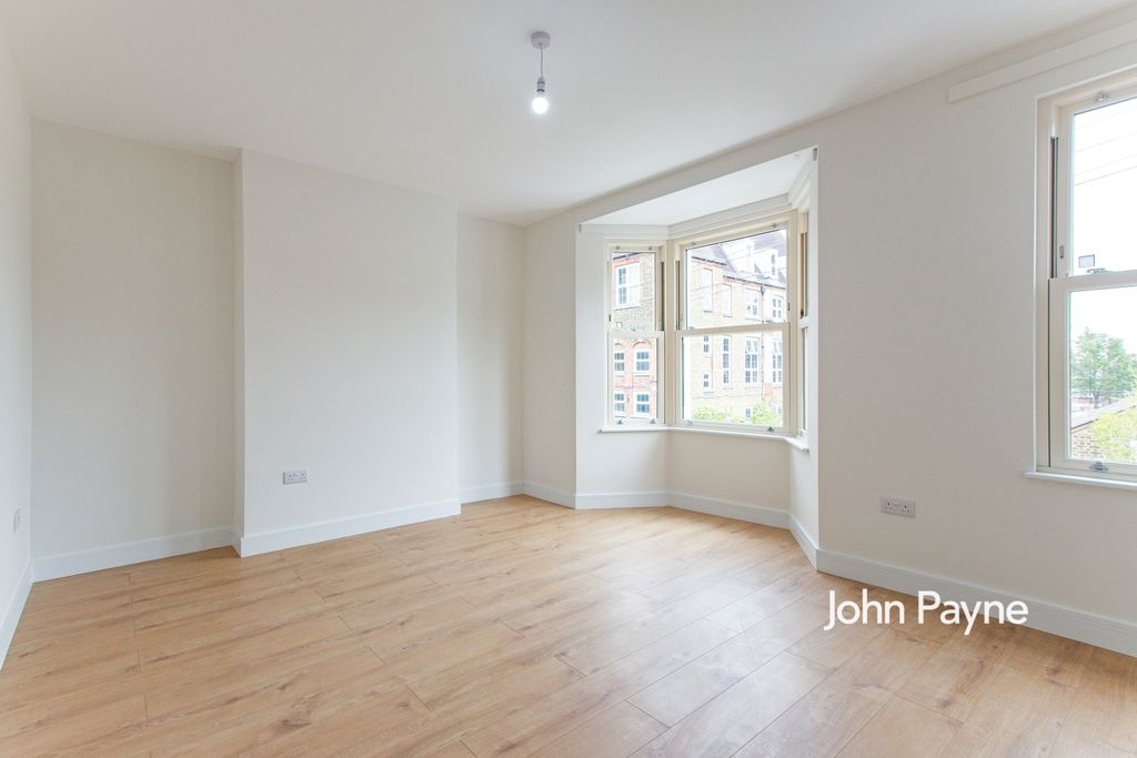 Property photo 3 of 10 Img_1076