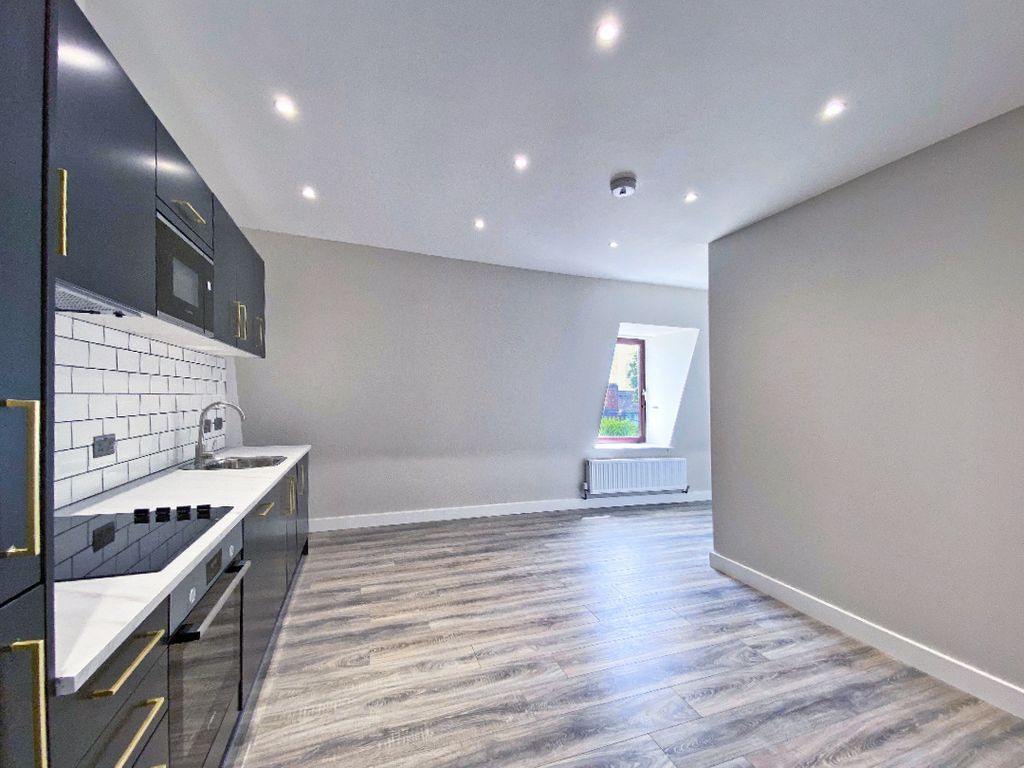 Property photo 2 of 7 1