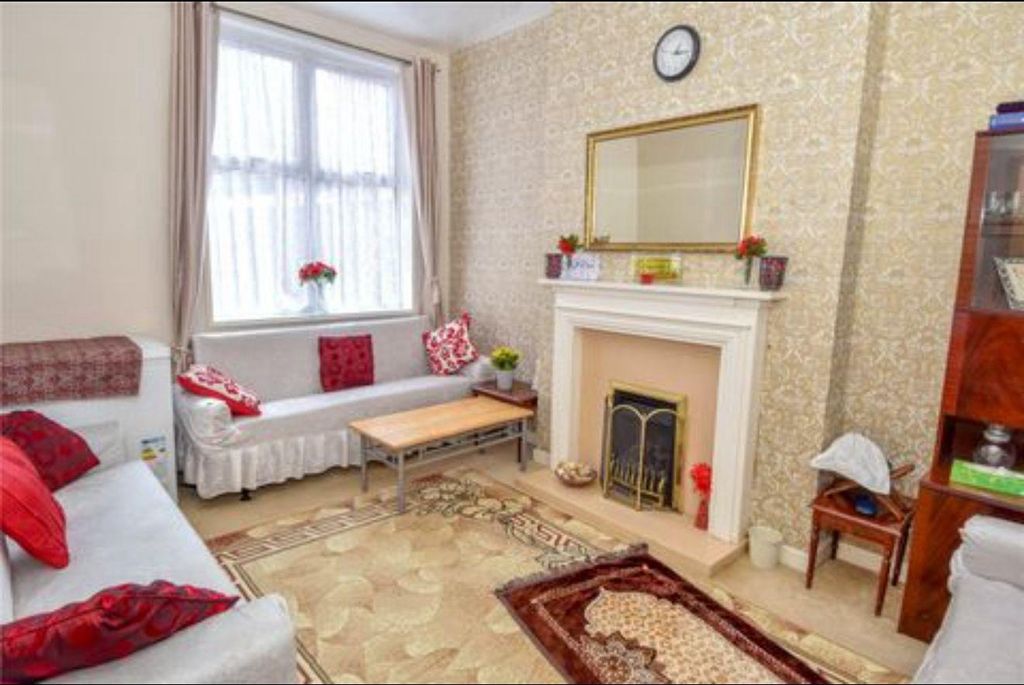 Property photo 3 of 9 Living 2 .Jpeg