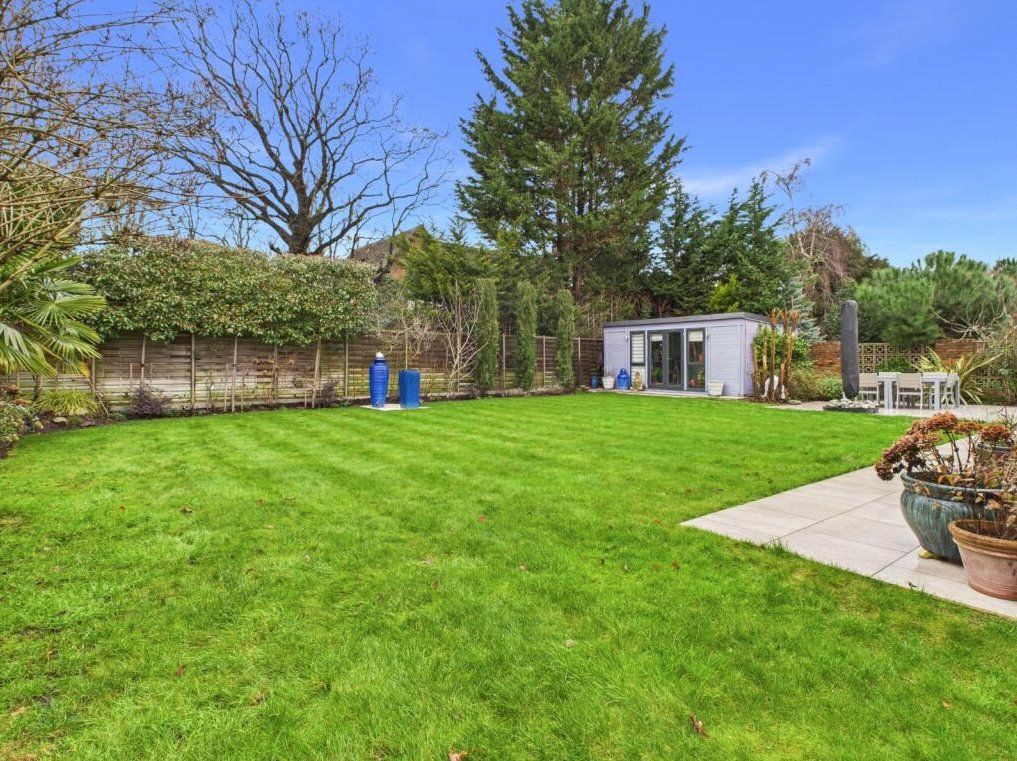 Property photo 3 of 31 Garden
