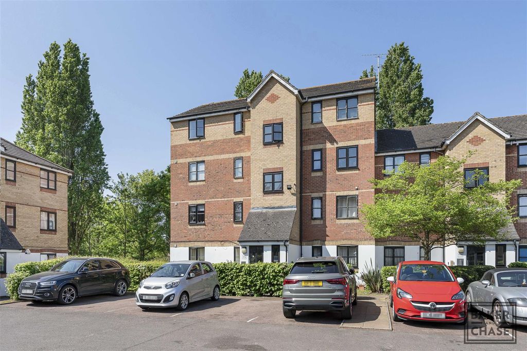 Property photo 1 of 16 Parking