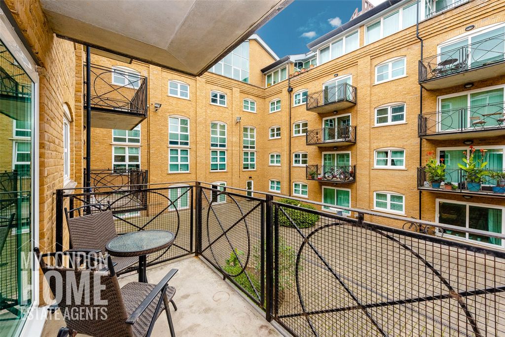 Property photo 2 of 16 Picture No. 23