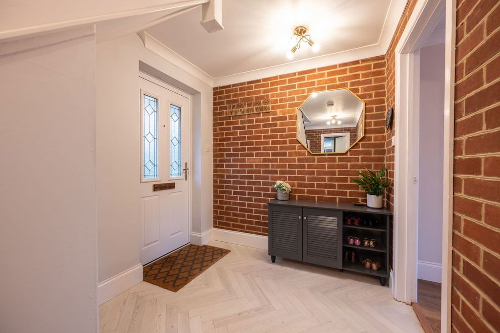 Property photo 2 of 41