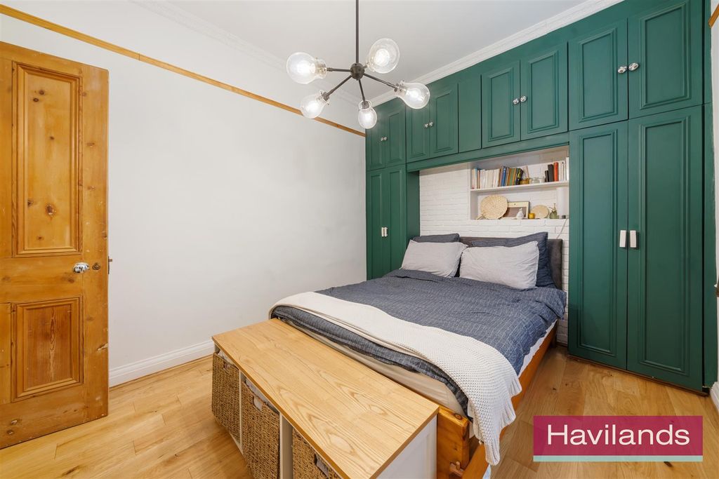 Property photo 3 of 24 Eversley Park Road-3.Jpg