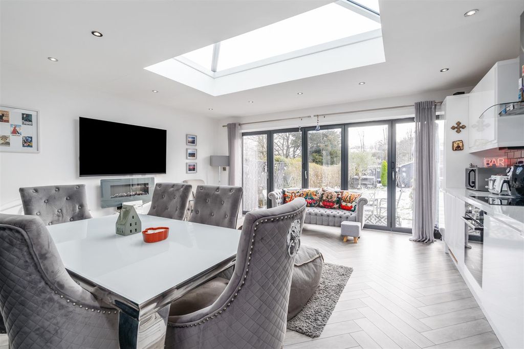 Property photo 3 of 15 42 Wherretts Well Lane_13.Jpg