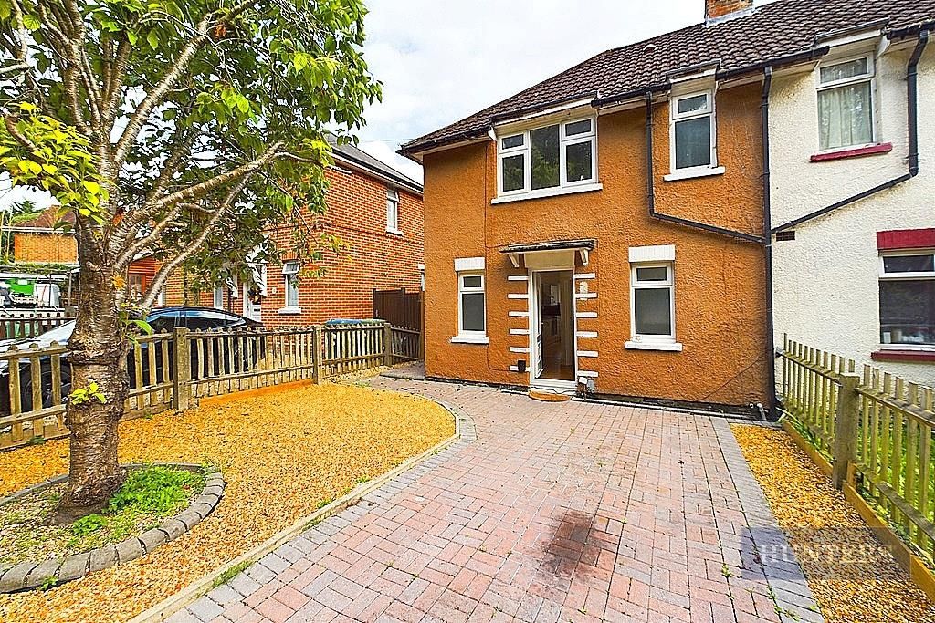 Property photo 1 of 21 Cam01635G0-Pr0201-Still024.Jpg