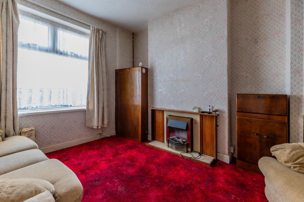 Property photo 3 of 16 70 (3 Of 16).Jpg