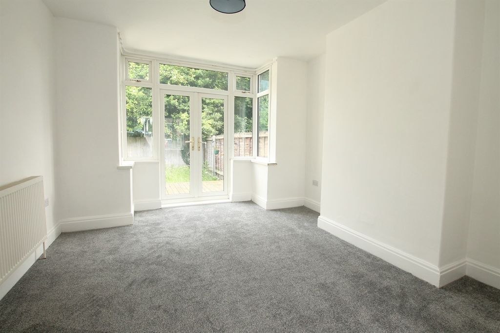 Property photo 3 of 15 Dining Room