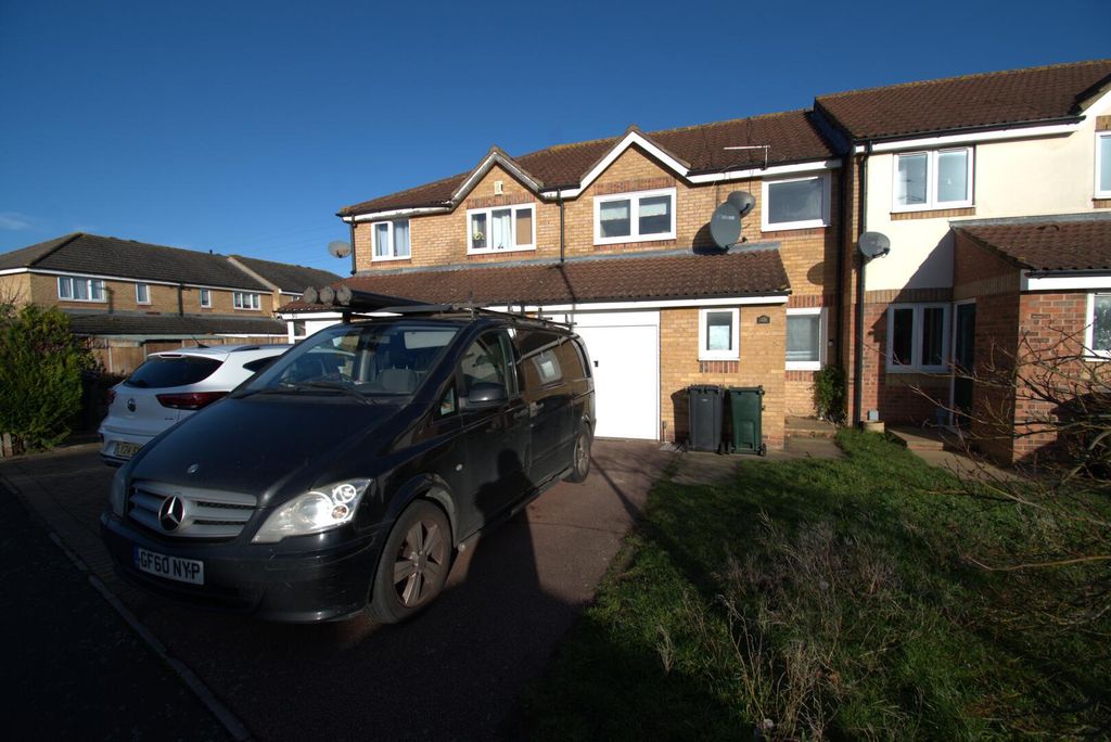 Property photo 1 of 9 Front (Exterior)