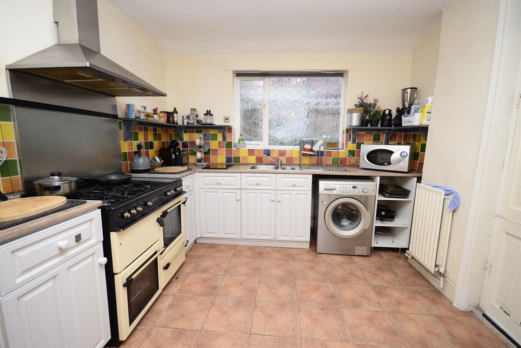 Property photo 3 of 15 Kitchen