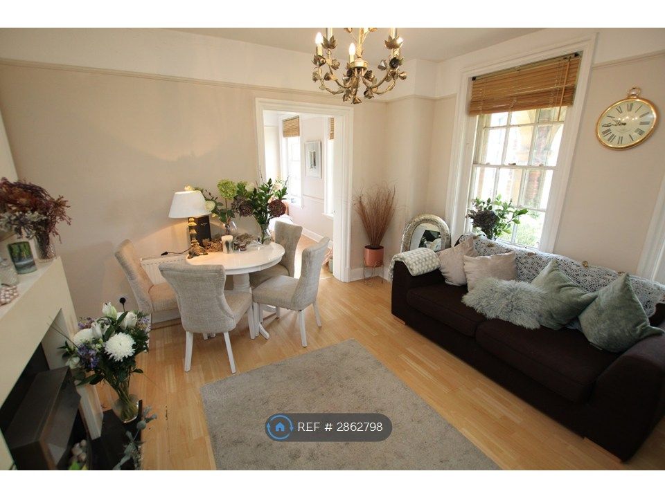 Property photo 3 of 12 High Ceilings And Period Features