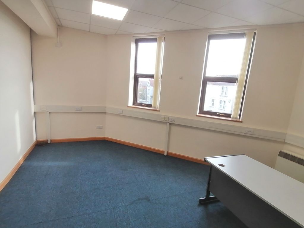 Property photo 2 of 3