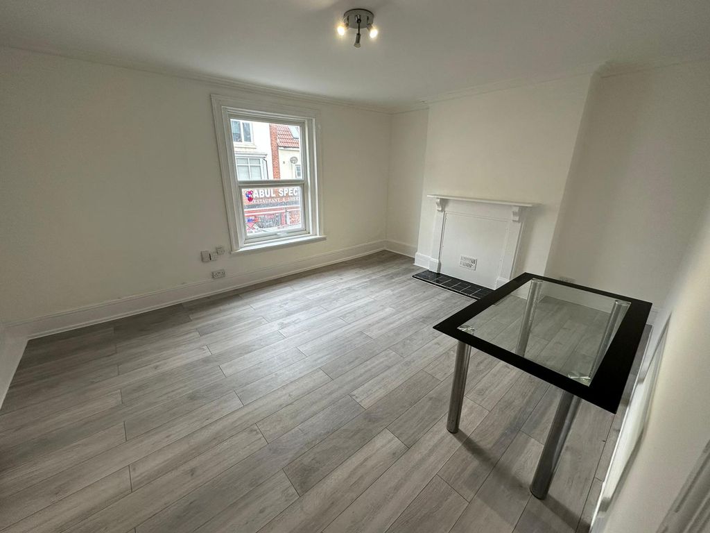 Property photo 2 of 20 Property