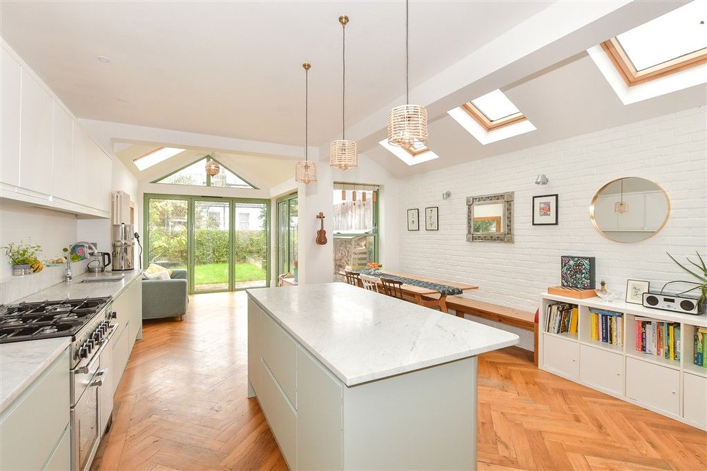 Property photo 3 of 14 Kitchen