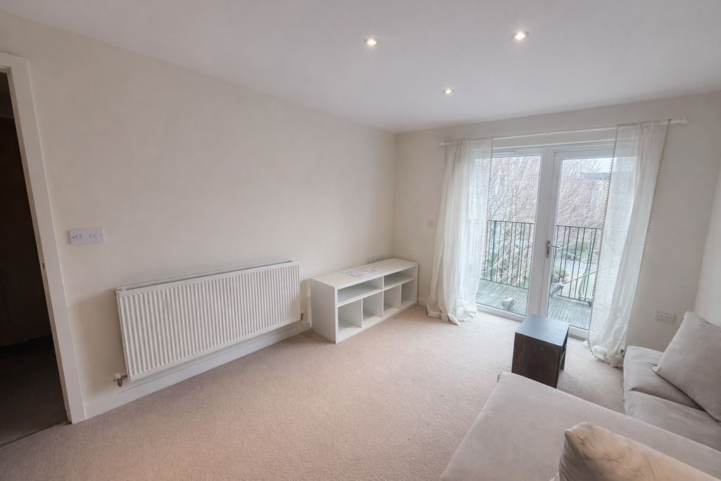 Property photo 3 of 13 Photo 8