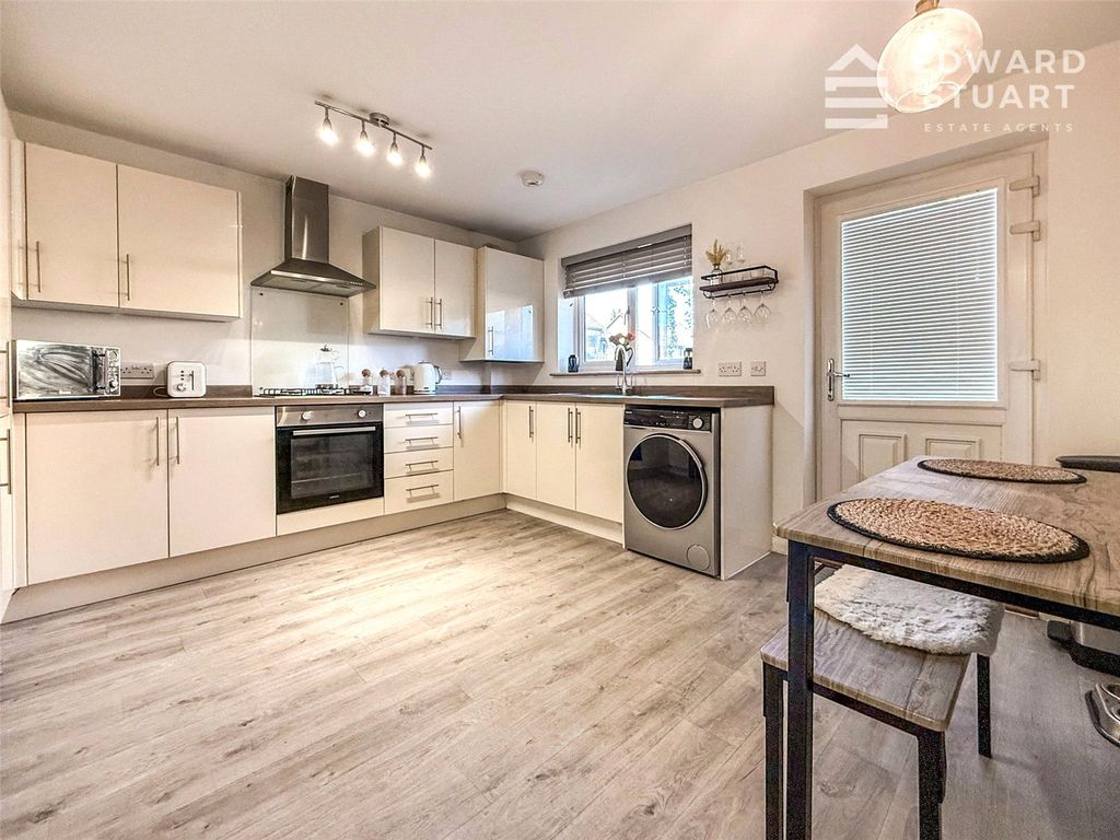 Property photo 2 of 11 Picture No. 04