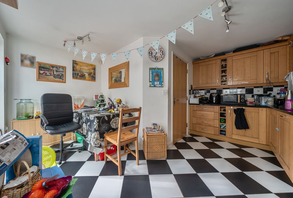 Property photo 3 of 17 1410483-11-699315...