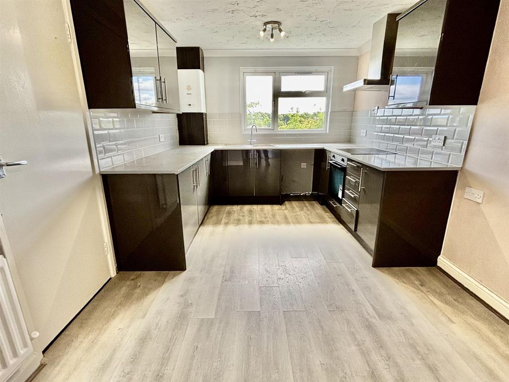 Property photo 2 of 18 Kitchen/Dining Room
